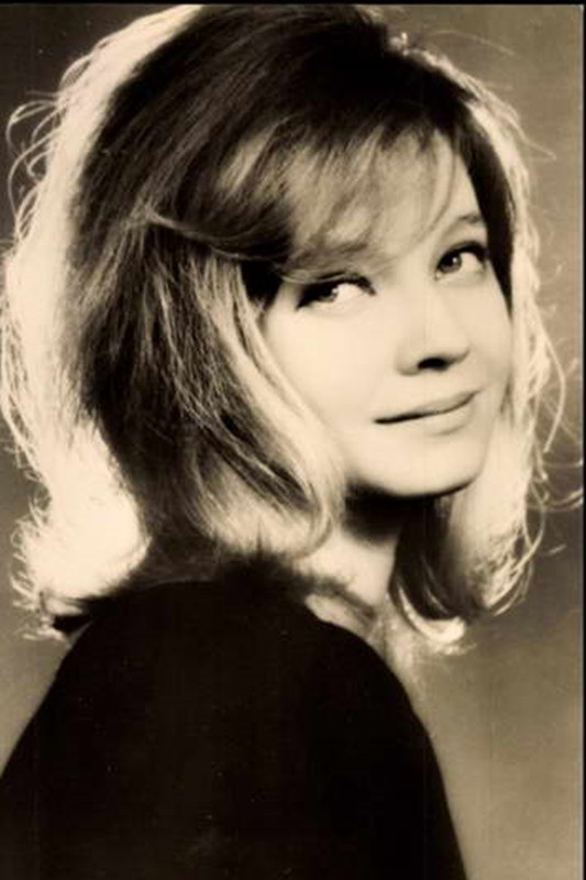 Irena Szczurowska backdrop