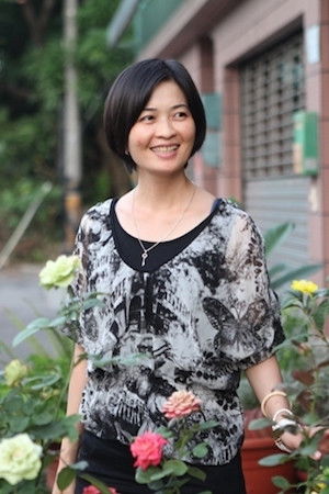 Kim-Hong Nguyen backdrop