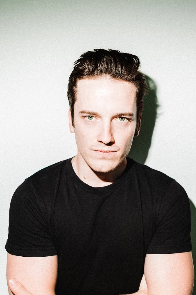 Felix Kreutzer backdrop