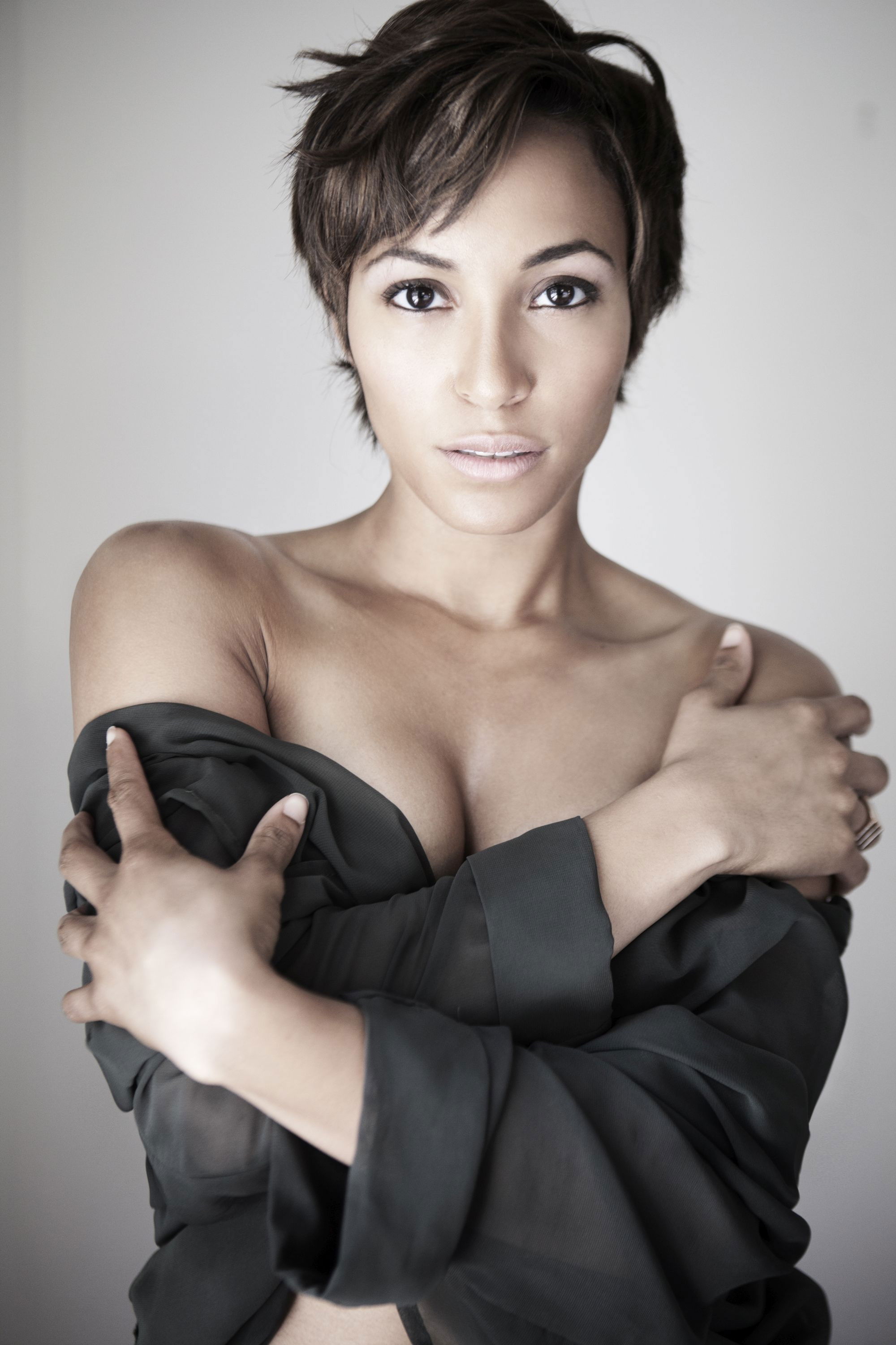 Courtney Lindsay backdrop