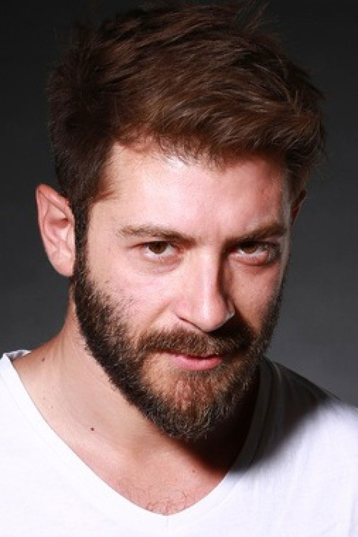 Cem Avnayim backdrop