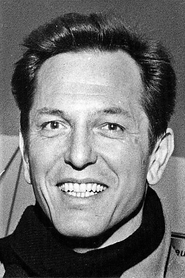 Gil Delamare backdrop