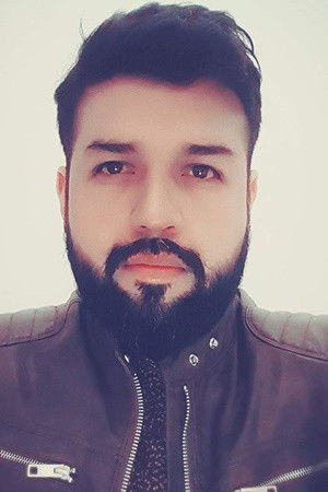 José Alberto López backdrop