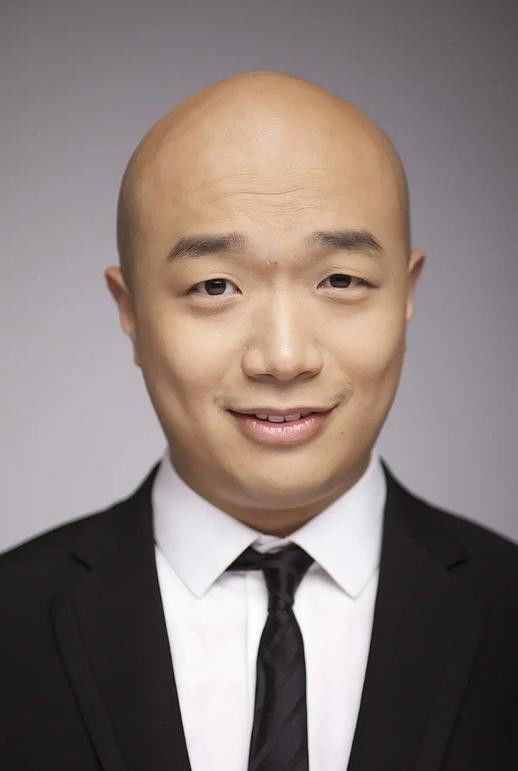 Liang Cheng backdrop