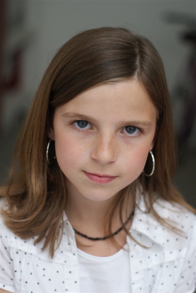 Esther Valding backdrop