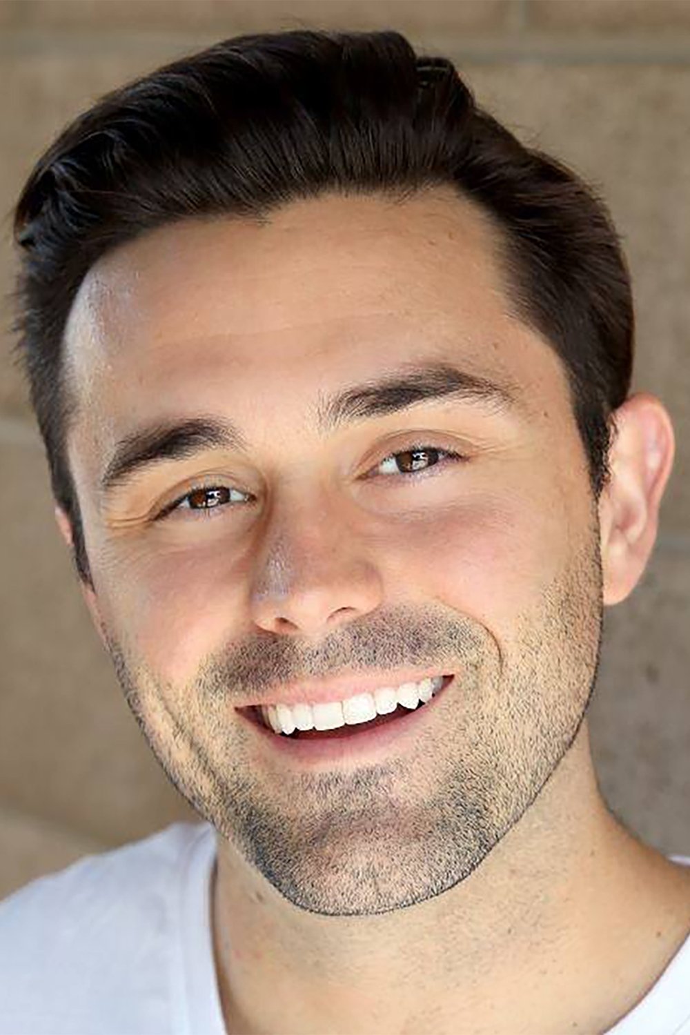 Alex Farnham backdrop