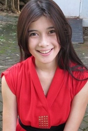 Airis Emiliana backdrop