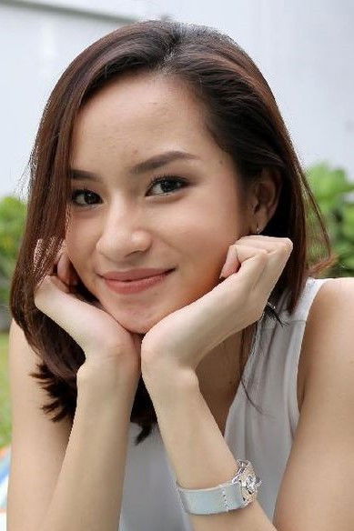 Adinda Rizkyana backdrop