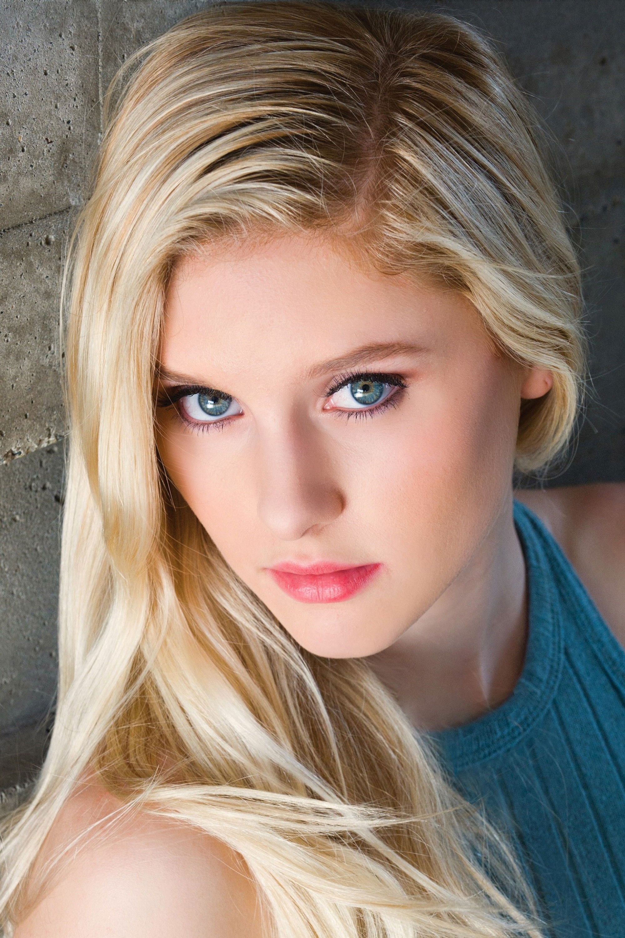 Reza Leal-Smartt backdrop