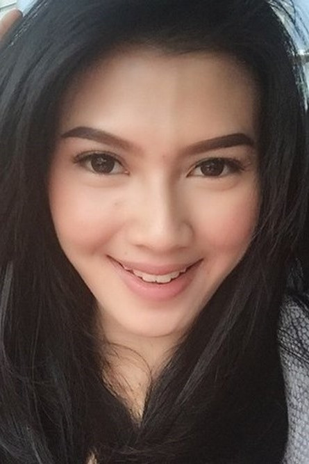 Irena Justine backdrop