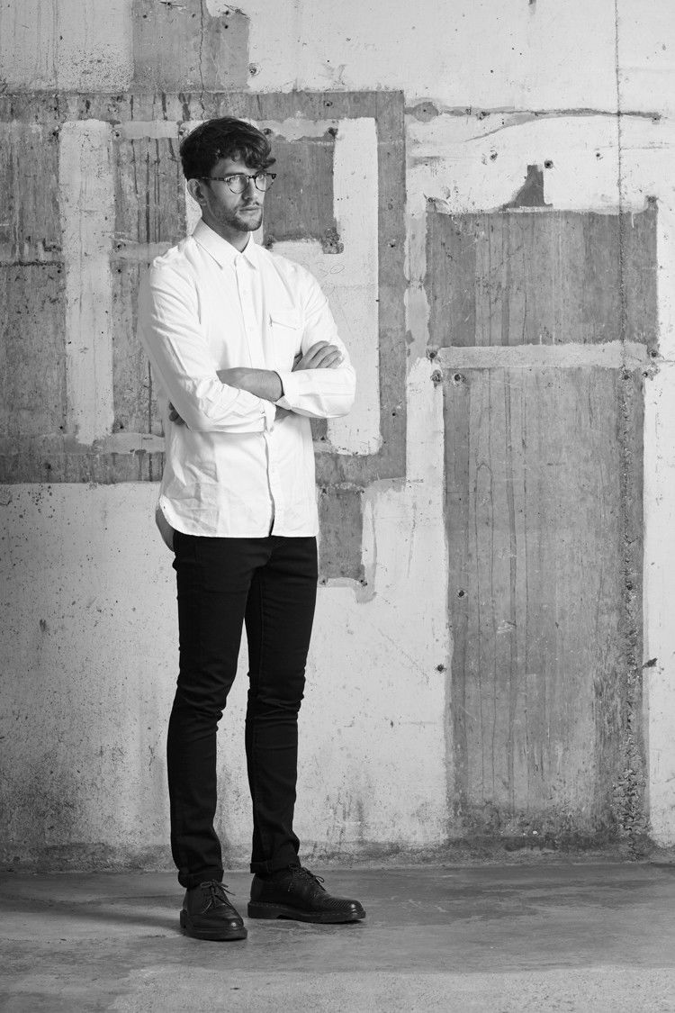 Alex Turvey backdrop