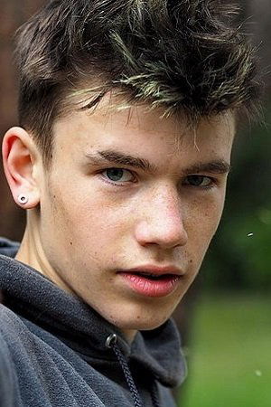 Valentin Oppermann backdrop