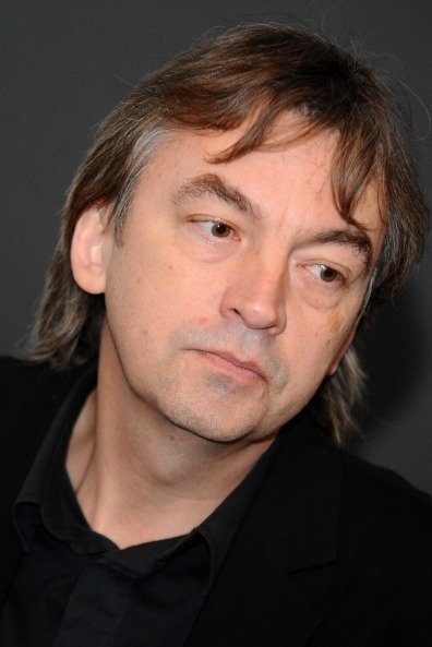 Vilnis Kalnaellis backdrop