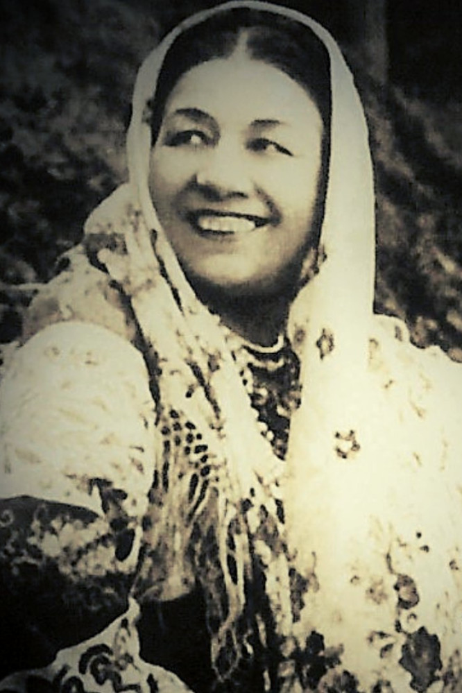 Lidiya Ruslanova backdrop