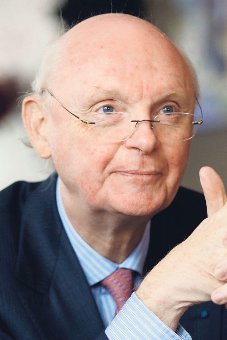 Patrick Stefanini backdrop