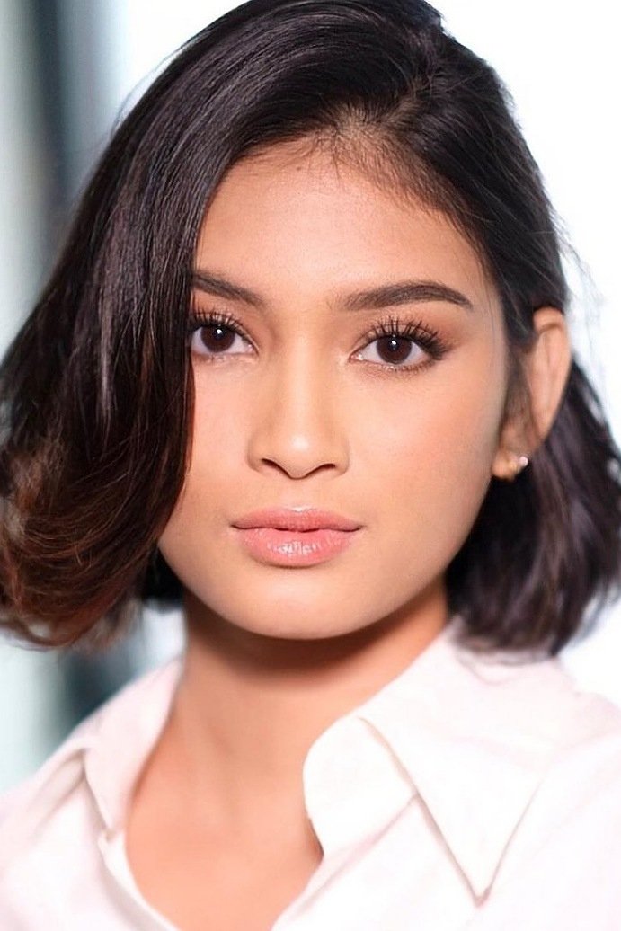 Mora Gabriele backdrop