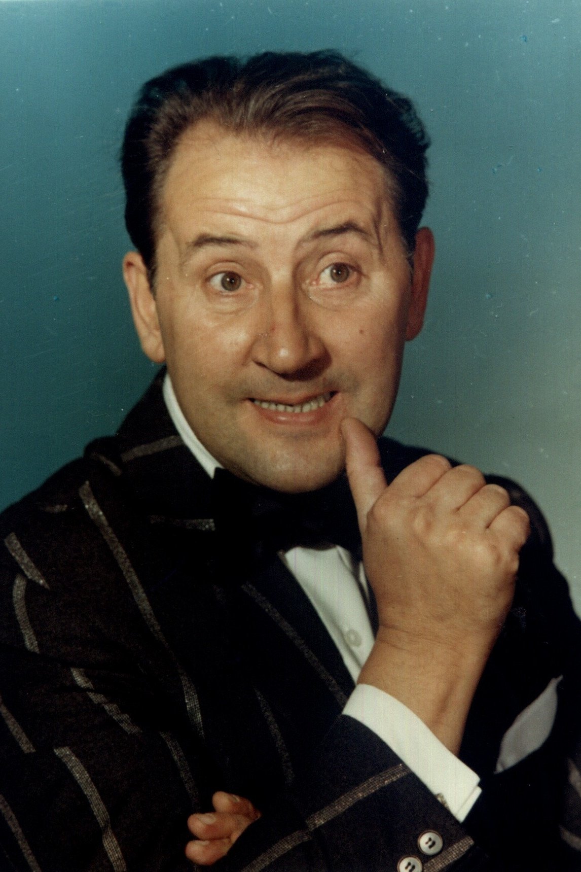 Horia Șerbănescu backdrop