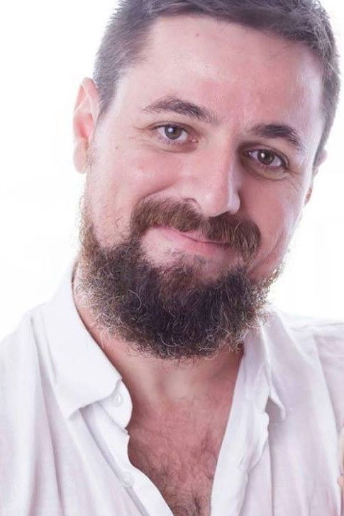 Alexandre Estevanato backdrop