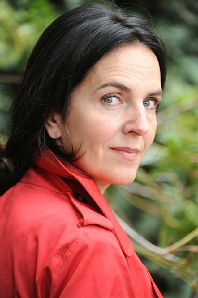 Delphine Montaigne backdrop