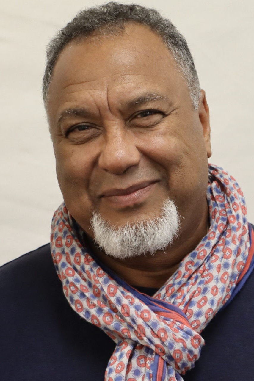 Nasser Bakhti backdrop