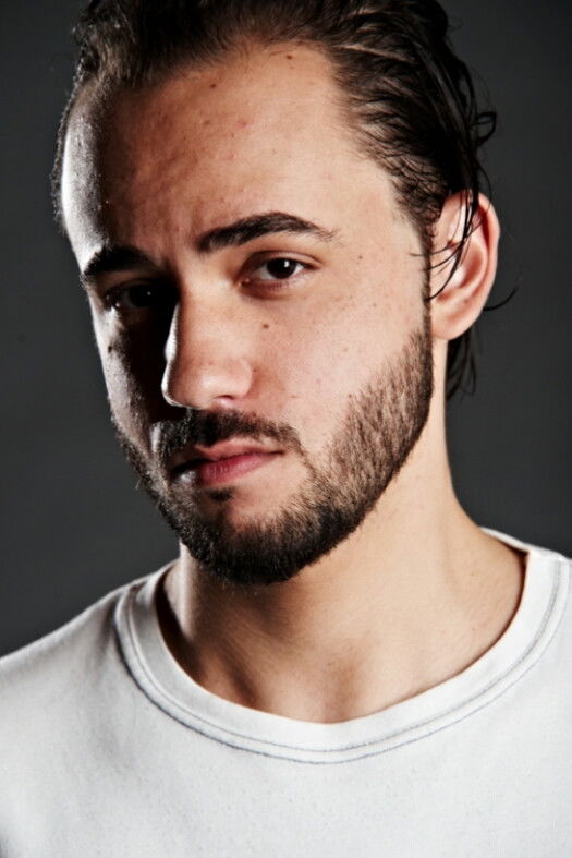 Alberto Pagnotta backdrop