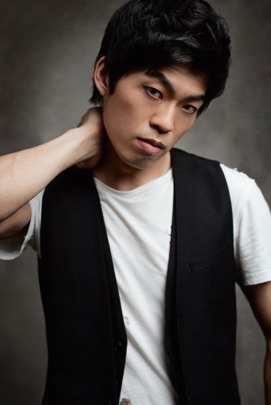 Baek In-kwon backdrop