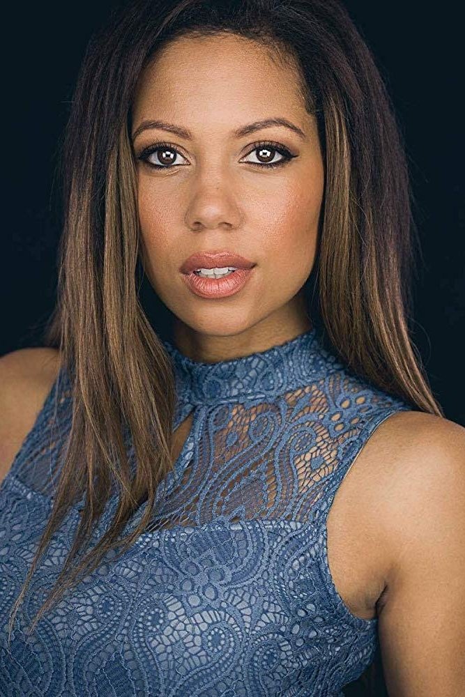 Simone Annan backdrop