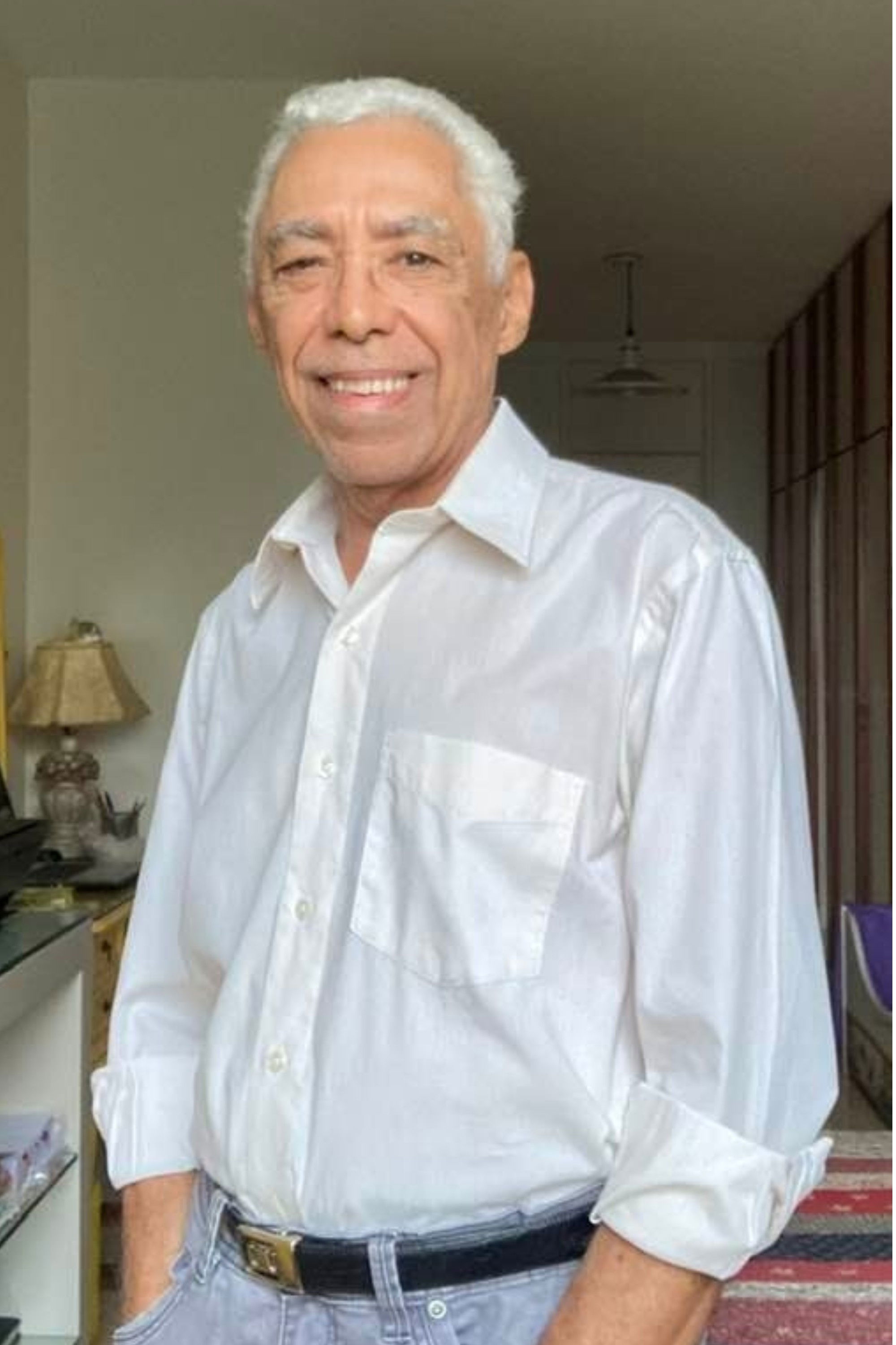 Alfredo Garcês backdrop