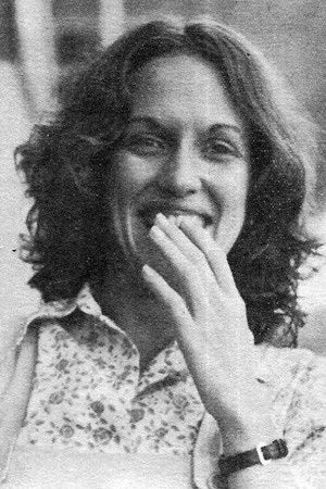 Betina Viany backdrop