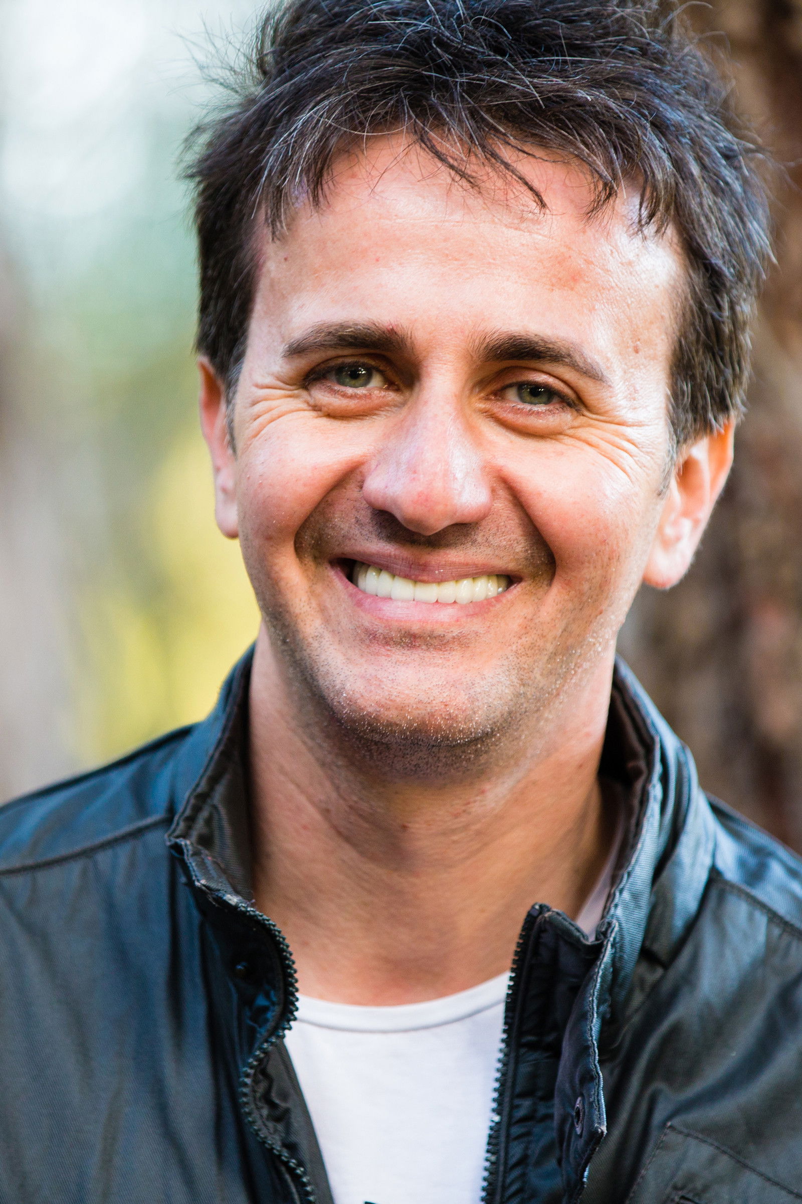 Amir Gholami backdrop