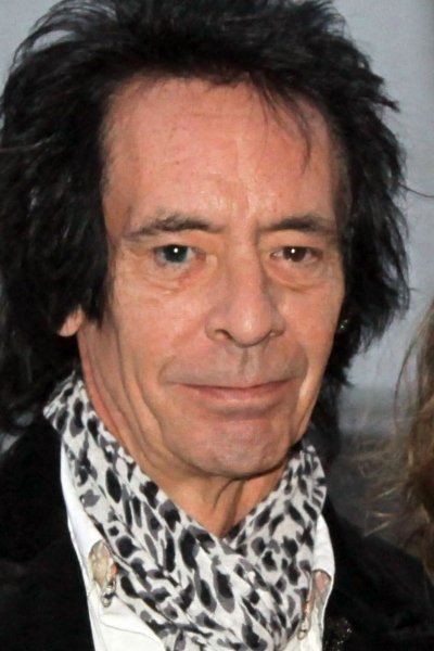 Robin Le Mesurier backdrop