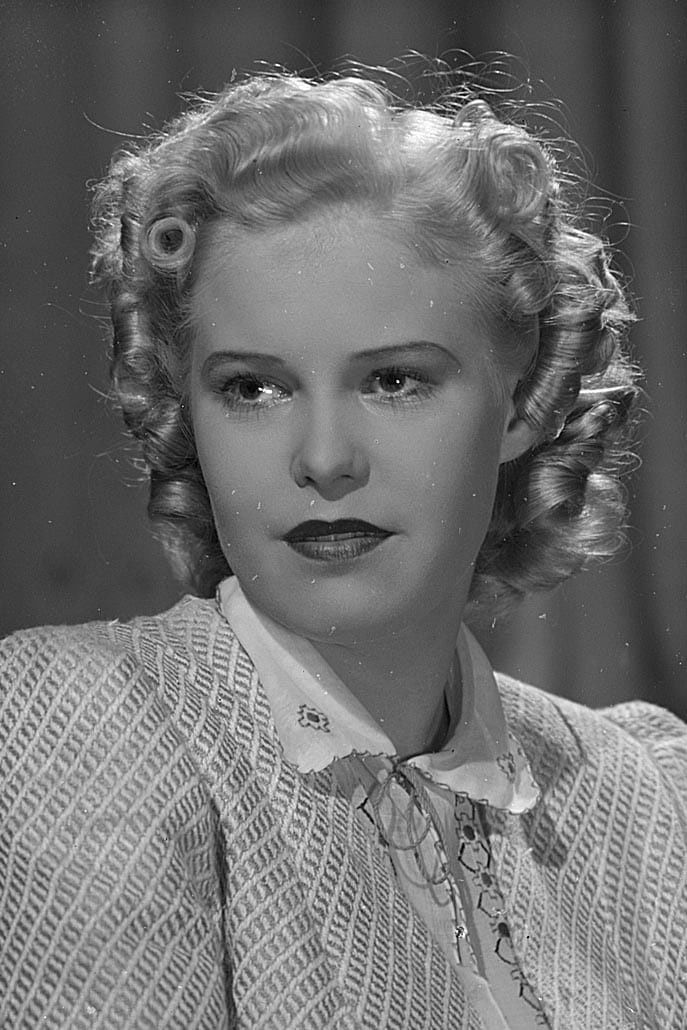 Regina Keso backdrop