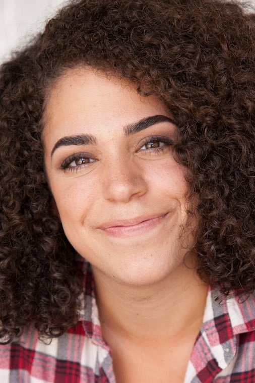 Kimia Behpoornia backdrop