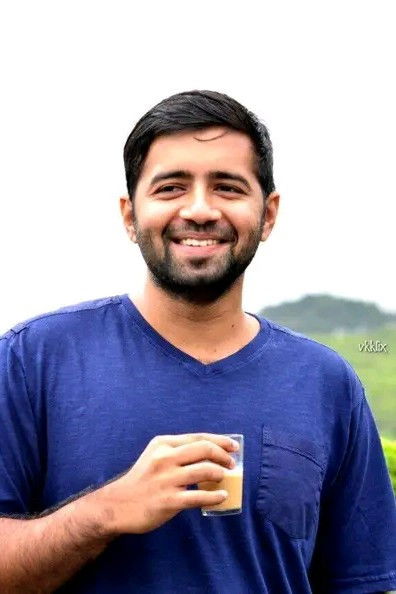 Christo Tomy backdrop