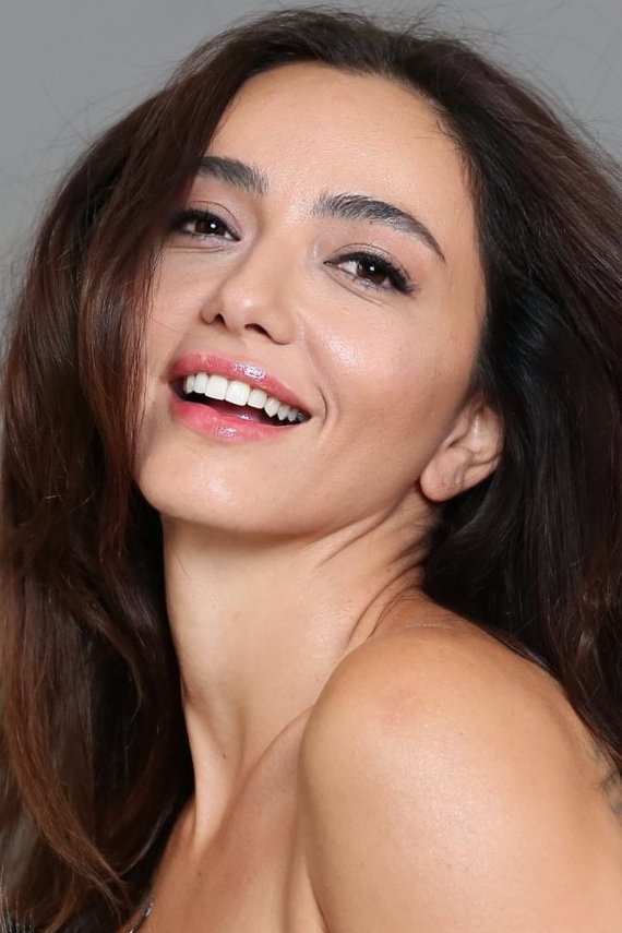 Öykü Gürman backdrop