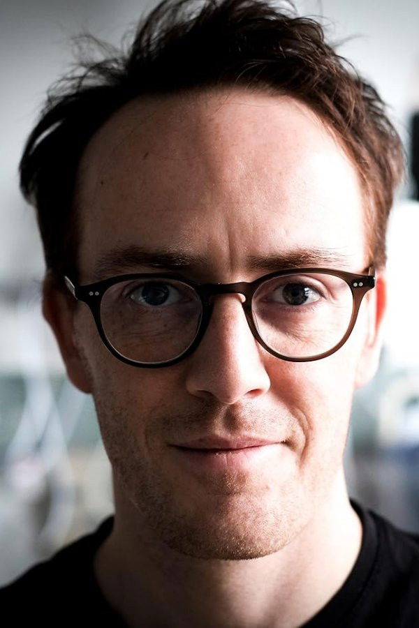 Andreas Bøggild Monies backdrop