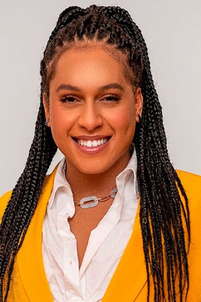 Raquel Virgínia backdrop