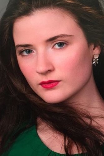 Madelyn Dundon backdrop