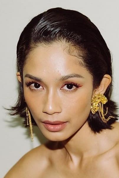 Faradina Mufti backdrop