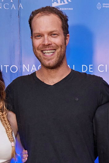 Santiago Van Dam backdrop