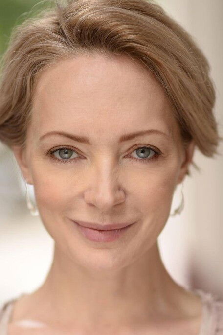 Julietta Hering backdrop