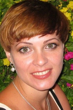 Oksana Lakhno backdrop