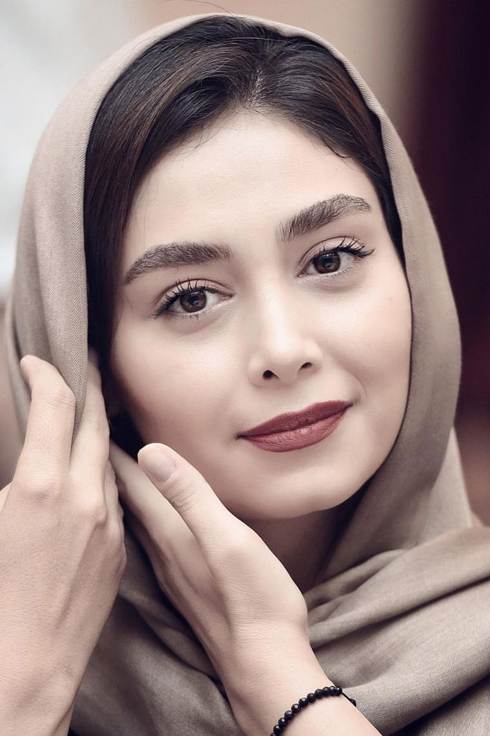 Diba Zahedi backdrop