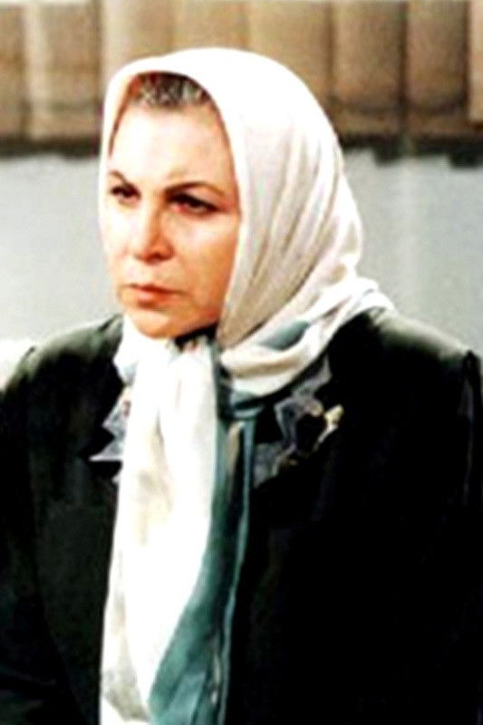 Azita Lachini backdrop