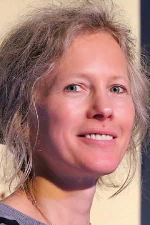 Anna Chernakova backdrop