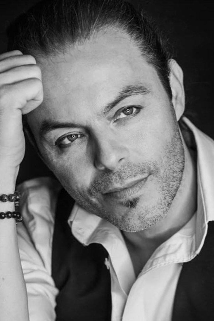 Nuno Resende backdrop