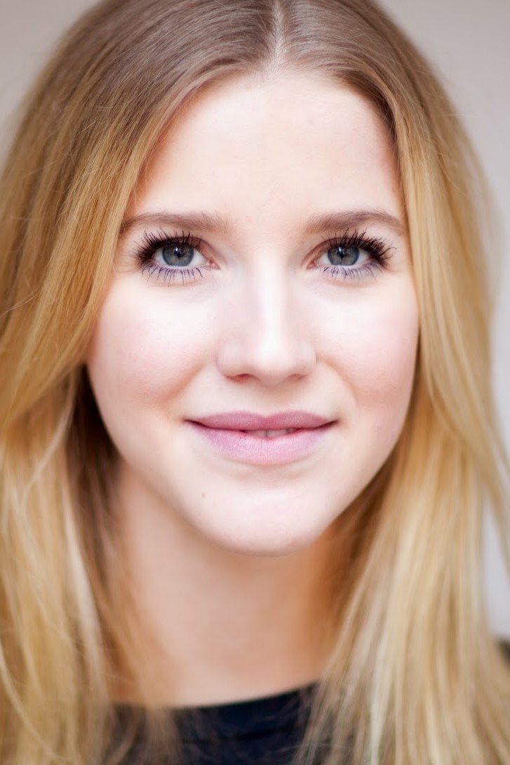 Gabby Bryan backdrop