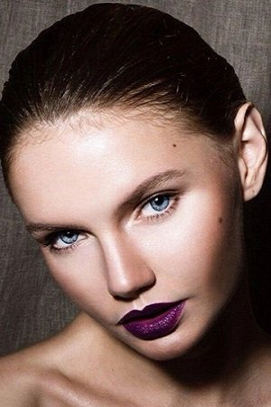 Yuliya Dzhulai backdrop