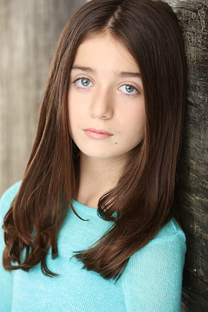 Juliana Sada backdrop