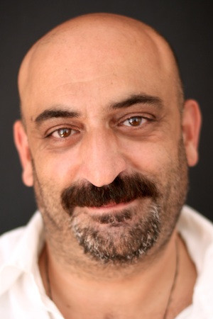 Can Kahraman backdrop